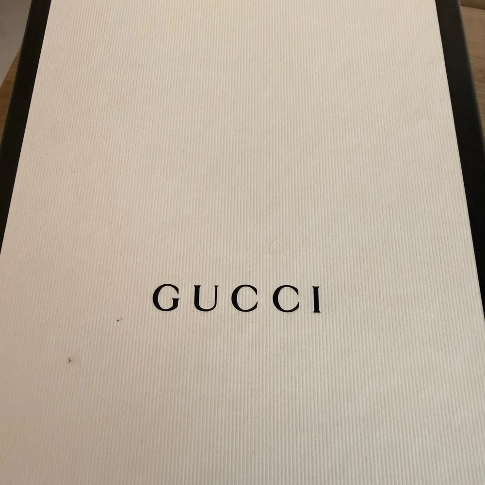 Gucci White Leather Sneakers with Green & Red Stripe and Gold Bee Embroidery - Picture 7 of 7
